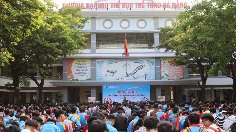 Ngày 10/5/2026, Trường Đại học Thể dục Thể thao Đà Nẵng đã tổ chức thành công Kỳ thi tuyển sinh năng khiếu đại học chính quy đợt 1 - năm 2026 trong không khí nghiêm túc, an toàn, chuyên nghiệp và đúng quy chế.      Quang cảnh Khai mạc kỳ thi tuyển si